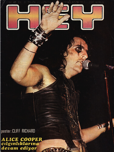 Articles: Cover Features - Alice Cooper eChive