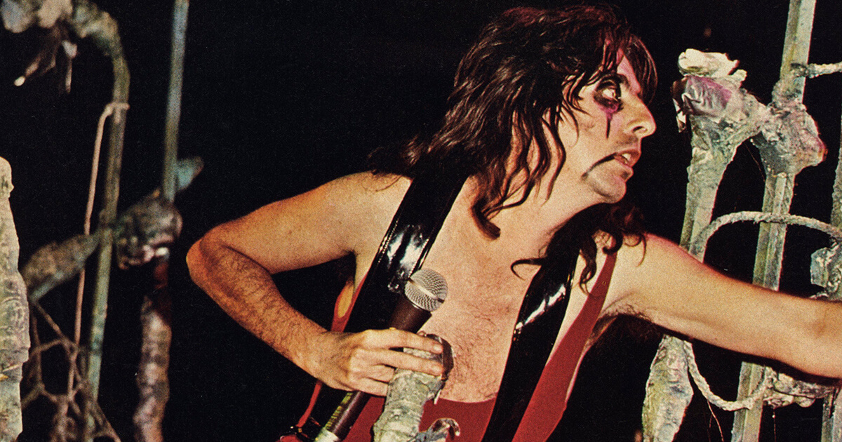circus-raves-1975-08-000