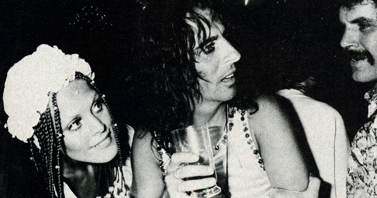 circus-raves-1975-10-000